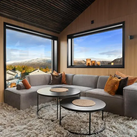 Arctic Seasons Panorama ! Experience Luxury & Incredible Views At The Of *