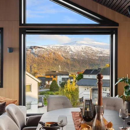Arctic Seasons Panorama ! Experience Luxury & Incredible Views At The Of Villa