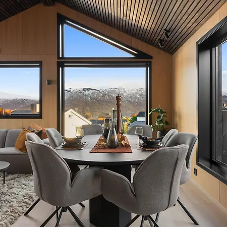 Arctic Seasons Panorama ! Experience Luxury & Incredible Views At The Of Villa